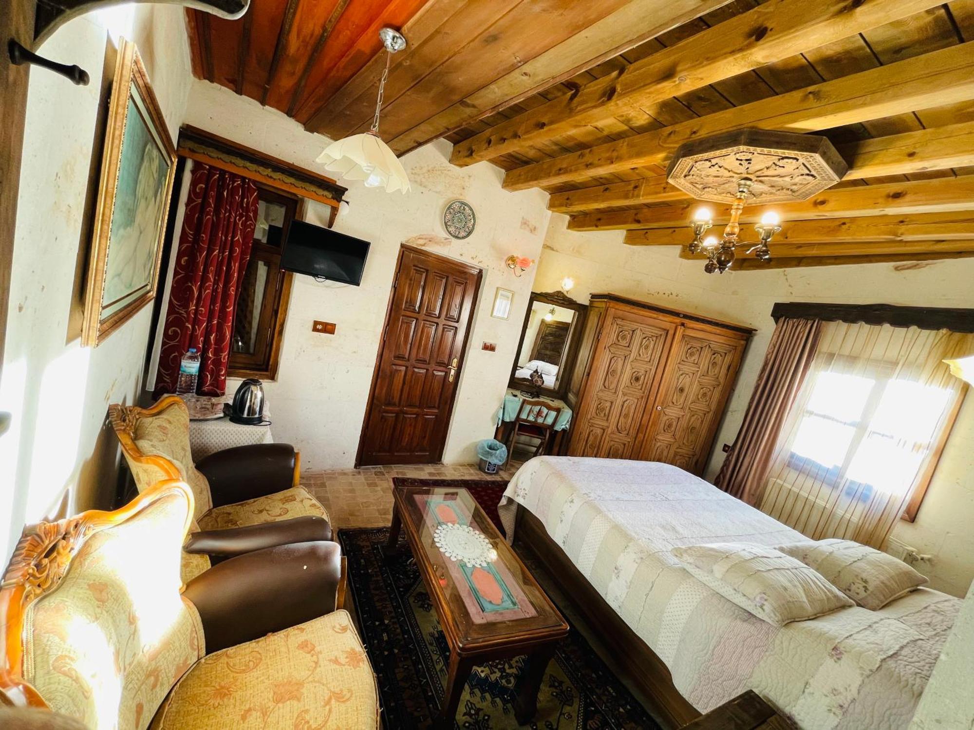 Sofa Hotel 3*